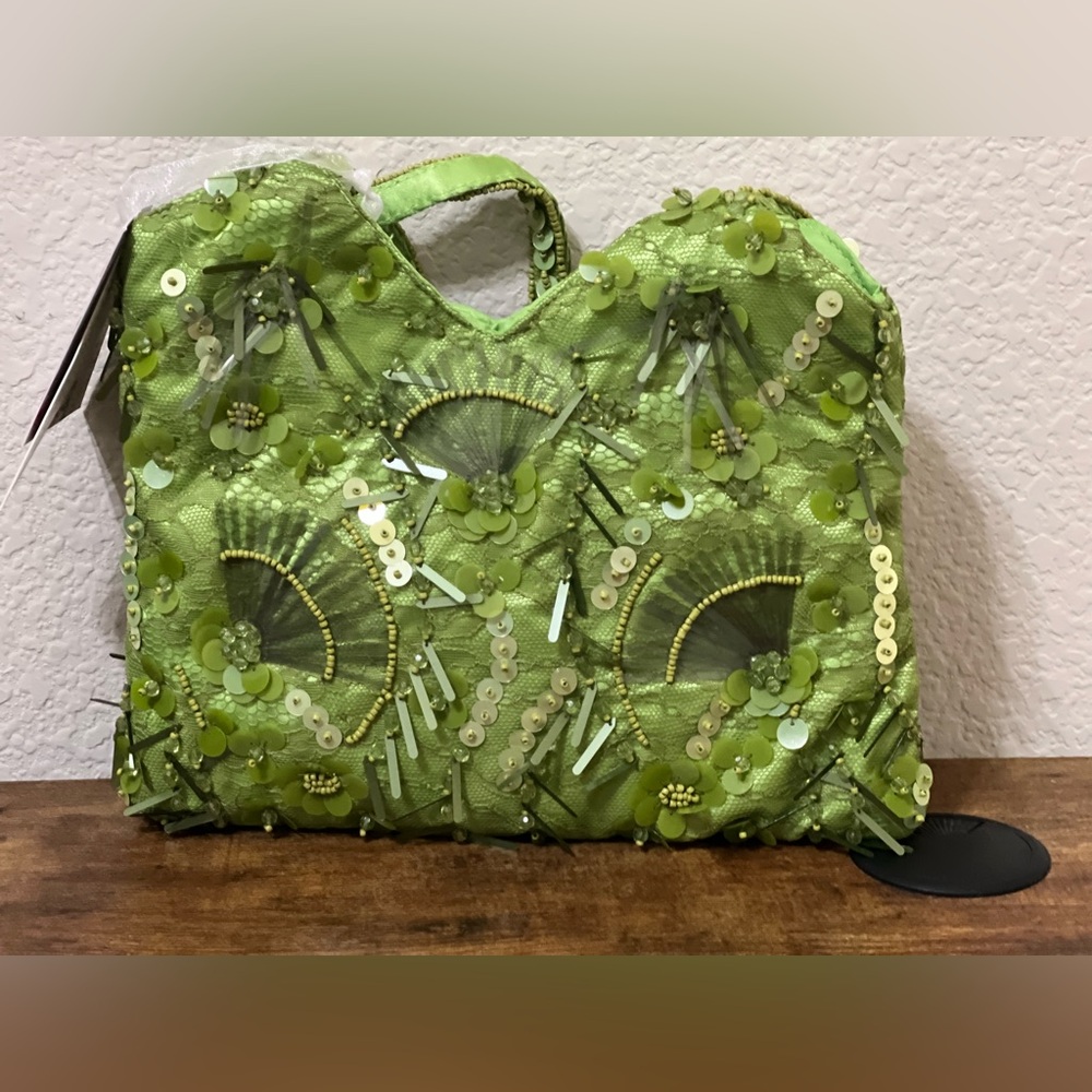 Beaded Brilliant Green Bag w/ Detailed Lace Pattern